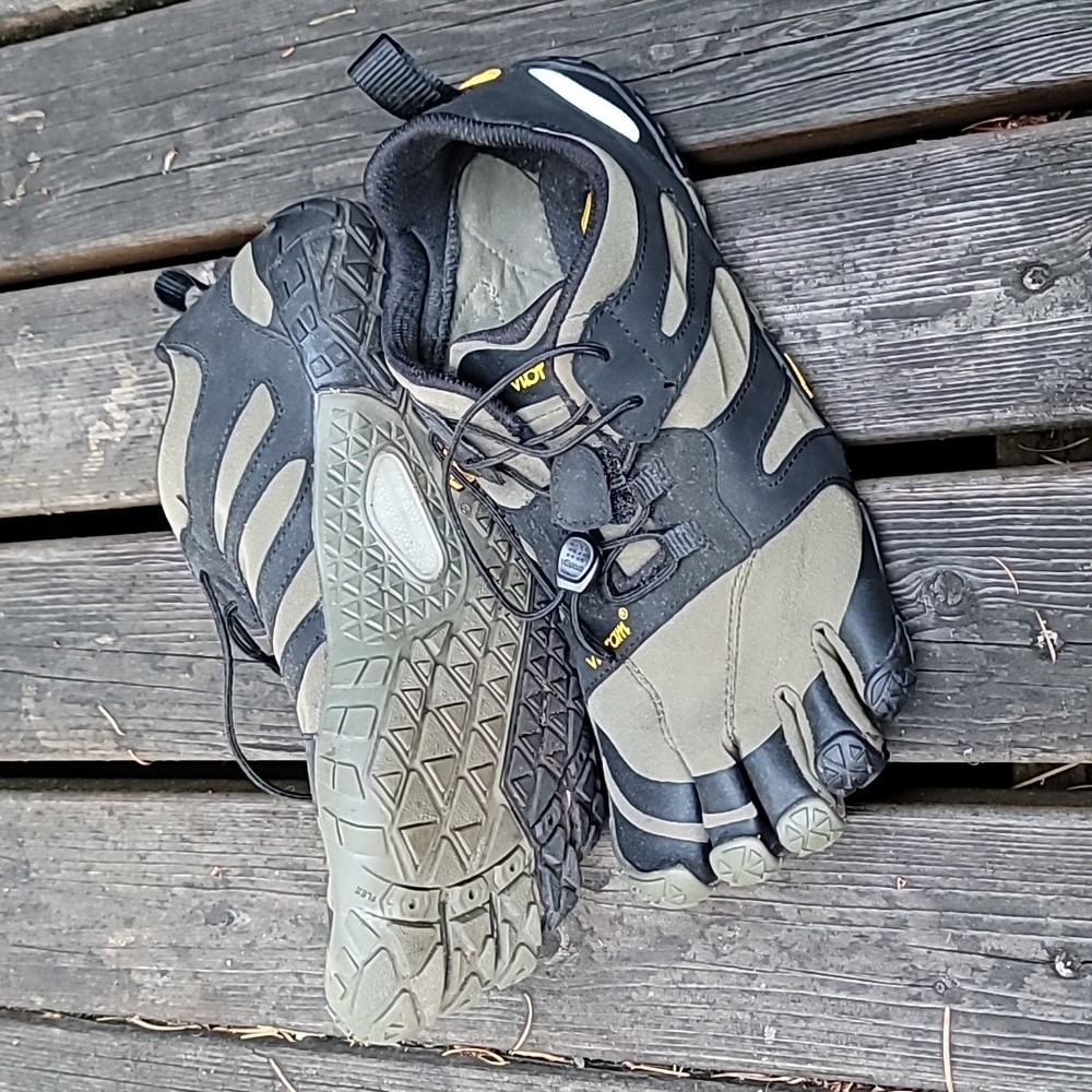 Shoes - Picture 2 of 4